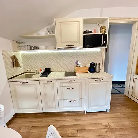 'sea South' Apartment, Super Central, Vintage Style, 1bdr דירה