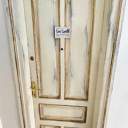 Apartment 'Sea South' Apartment, Super Central, Vintage Style, 1Bdr *