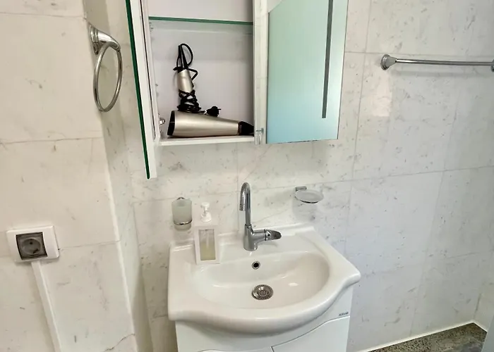 'Sea South' Apartment, Super Central, Vintage Style, 1Bdr Apartment