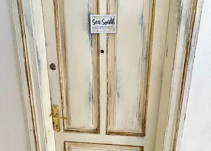 Apartment 'Sea South' Apartment, Super Central, Vintage Style, 1Bdr *